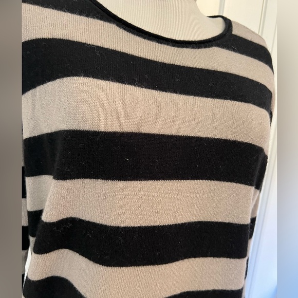 Vince 100% cashmere striped sweater size XS - Picture 2 of 5